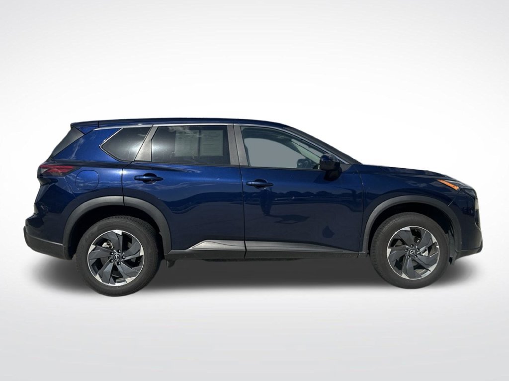 Used 2025 Nissan Rogue SV FWD image 2