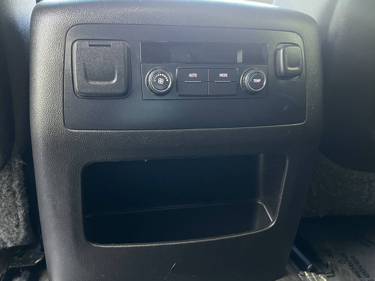 Used 2015 Chevrolet Tahoe LS w/ Driver Alert Package AWD/4WD image 32