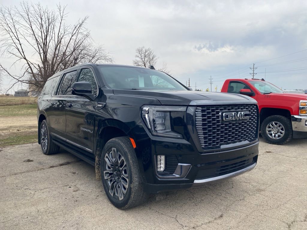 Used 2023 GMC Yukon XL Denali Ultimate image 2