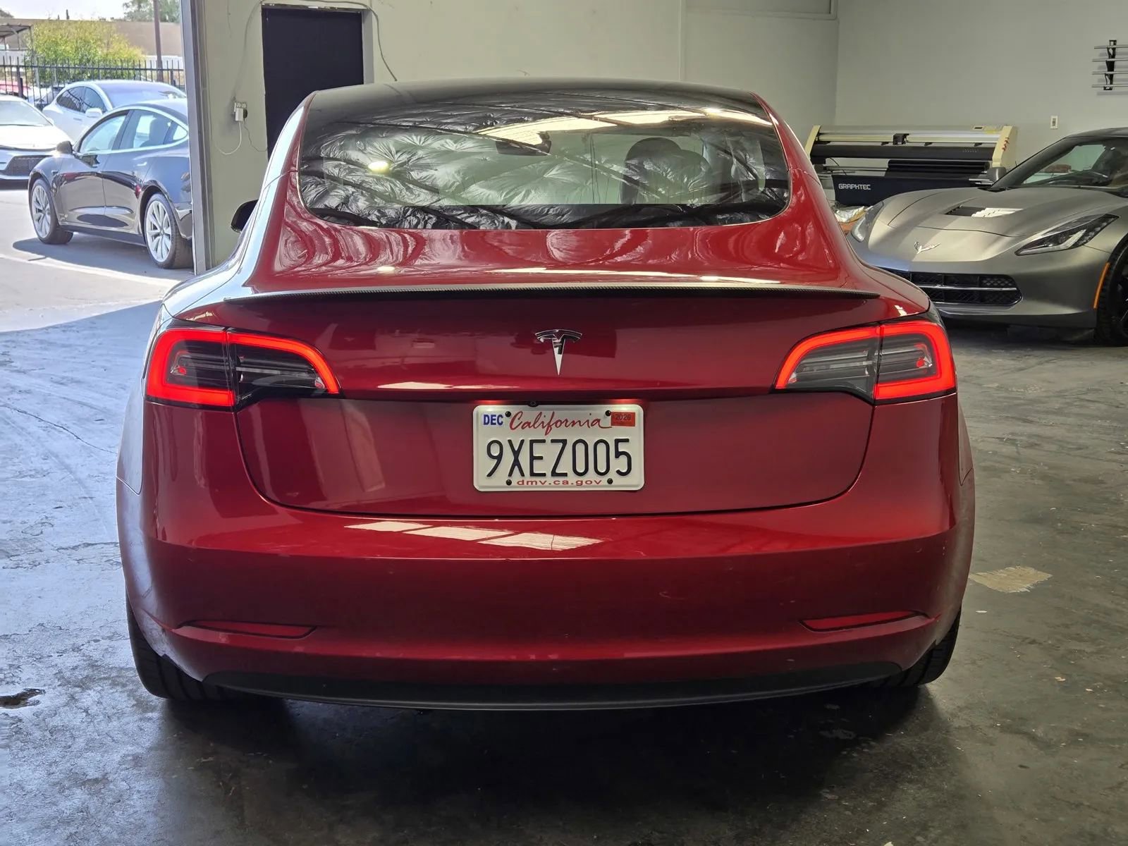 Used 2018 Tesla Model 3 Mid Range RWD image 3