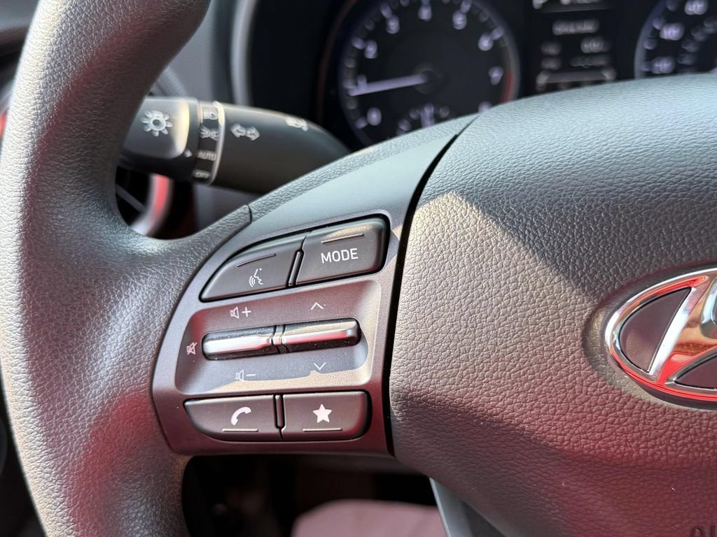 Certified 2023 Hyundai Kona SE AWD/4WD image 29