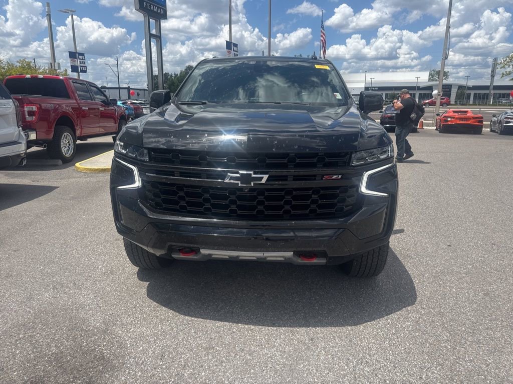 Used 2023 Chevrolet Suburban Z71 w/ Luxury Package AWD/4WD image 2