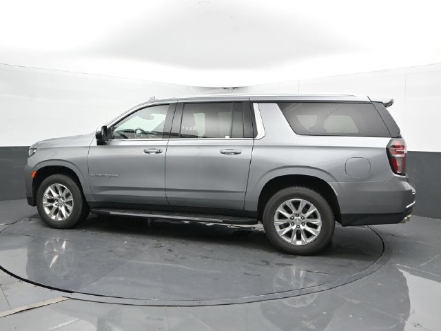 Used 2023 Chevrolet Suburban Premier AWD/4WD image 9