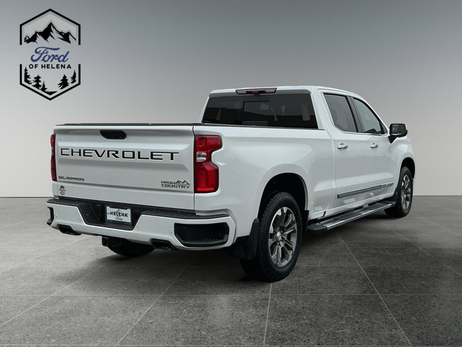 Used 2024 Chevrolet Silverado 1500 High Country w/ Technology Package AWD/4WD image 5