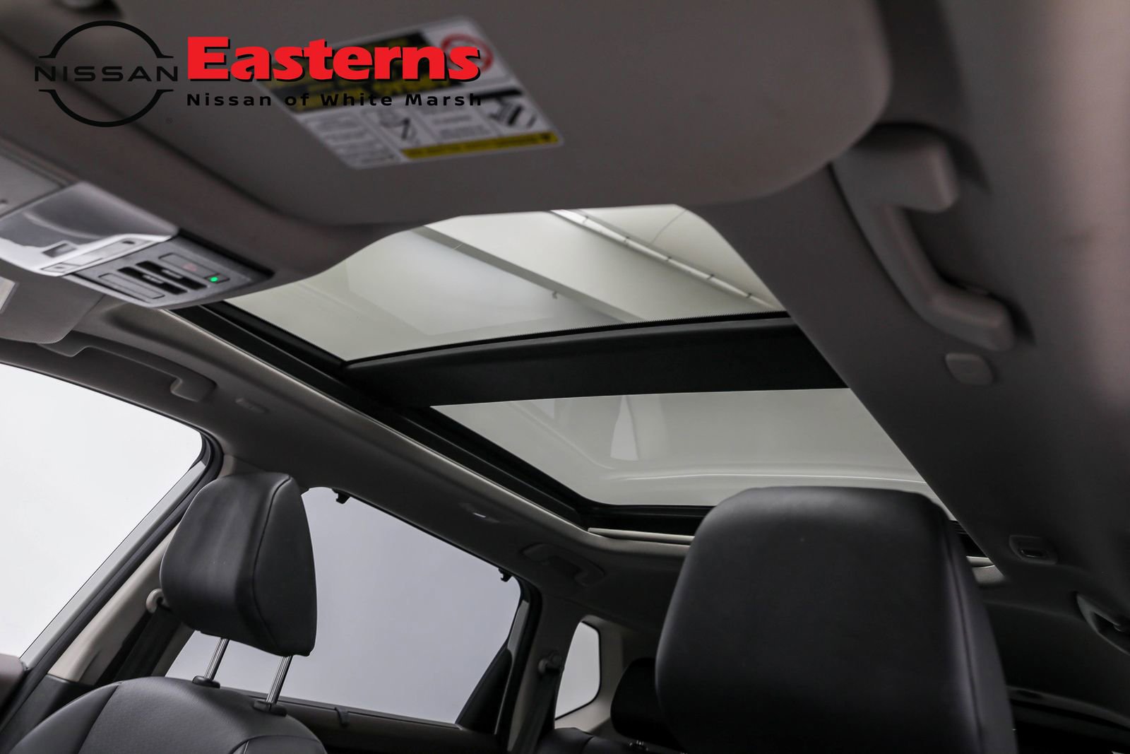 Used 2022 Nissan Rogue SV w/ SV Premium Package image 79