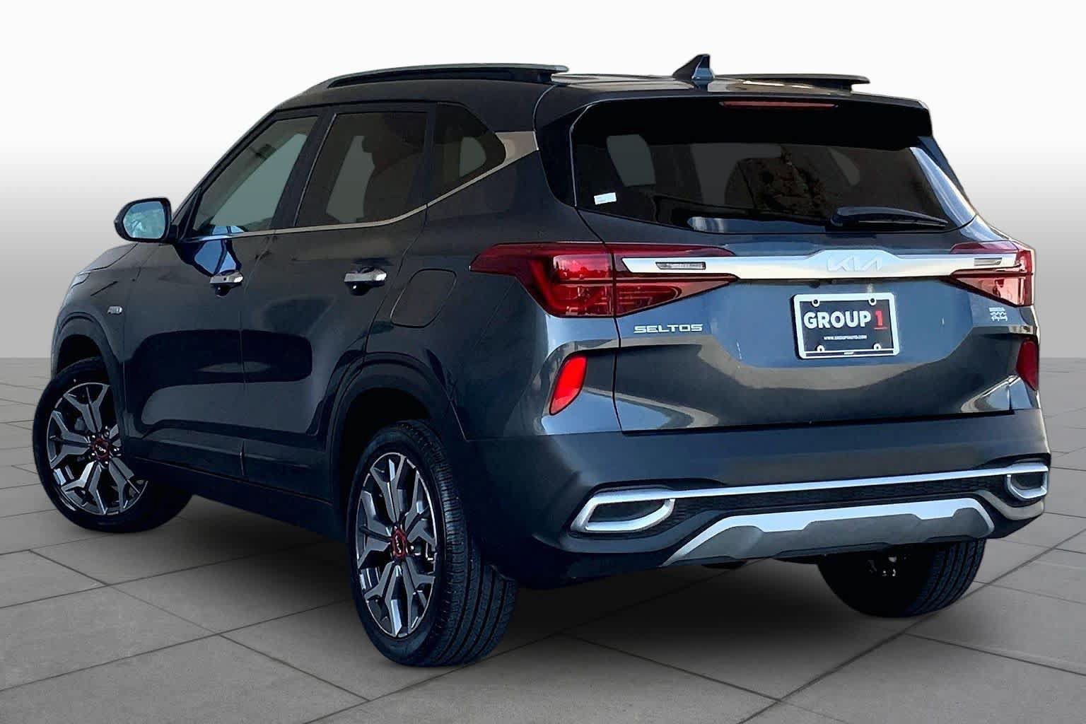 Used 2023 Kia Seltos SX w/ SX Sunroof Package AWD/4WD image 12