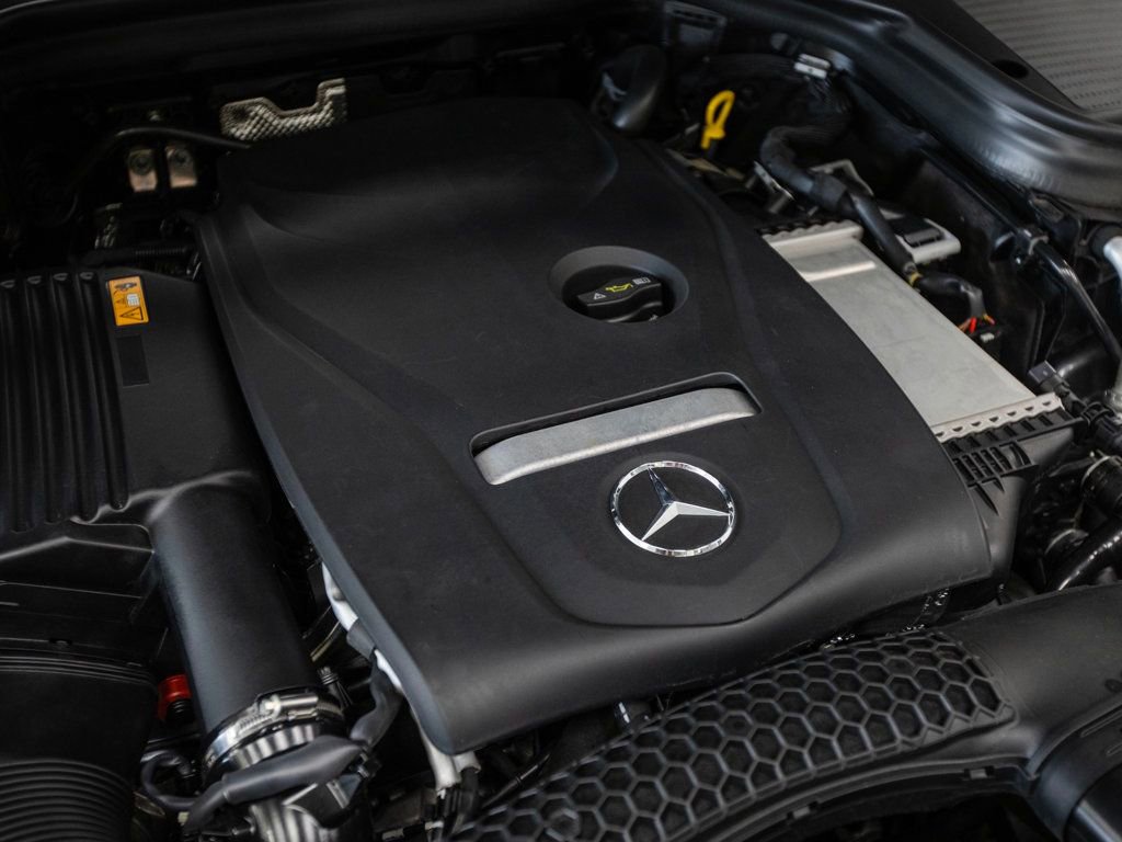 Used 2017 Mercedes-Benz GLC 300 4MATIC image 6