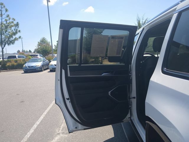 Used 2024 Jeep Wagoneer Series II w/ Flexible Seating Group AWD/4WD image 30