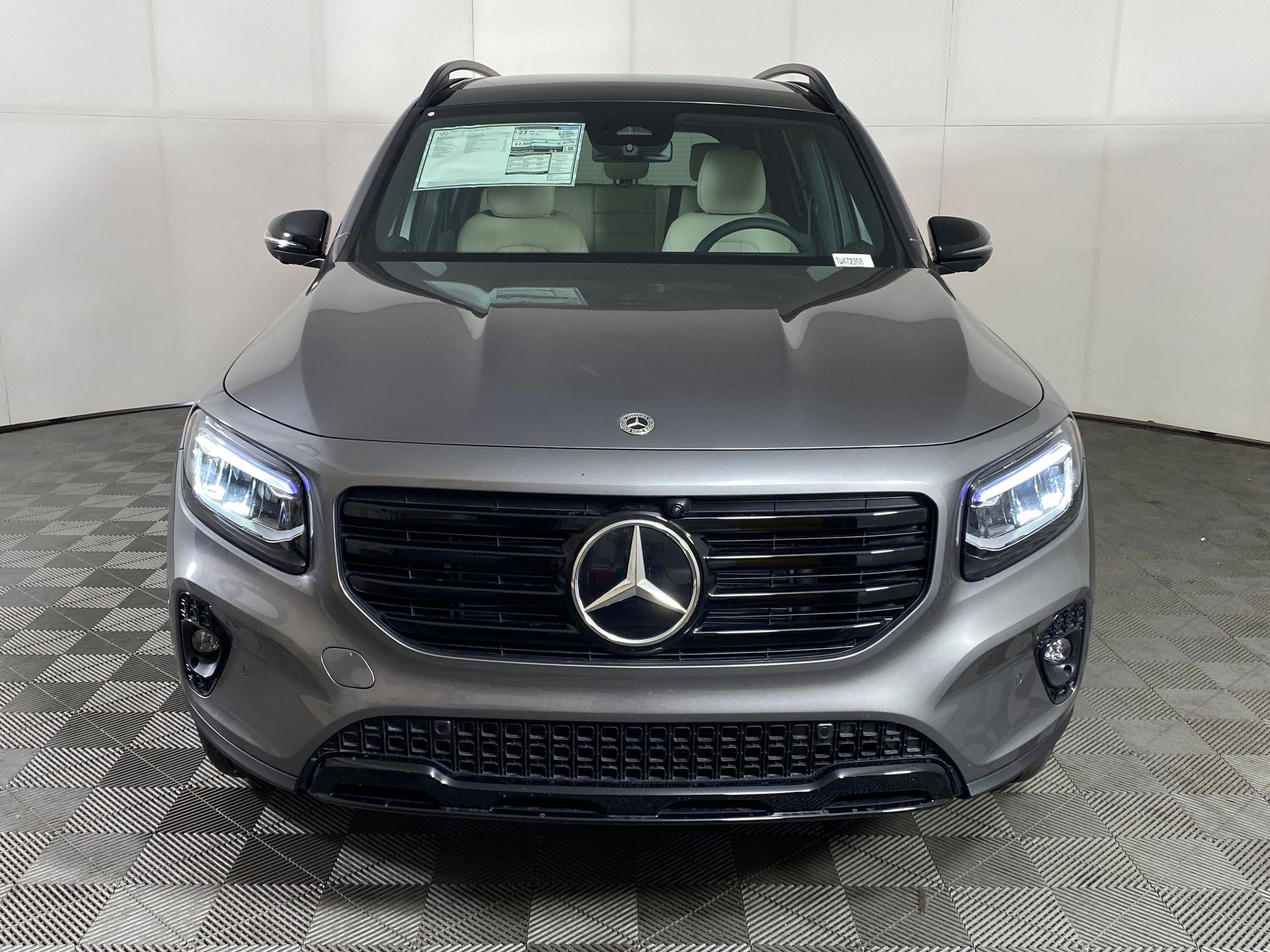 Used 2026 Mercedes-Benz GLB 250 4MATIC image 6