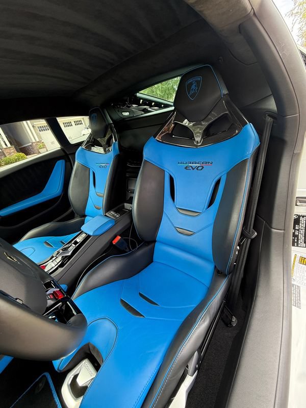 Used 2021 Lamborghini Huracan EVO RWD image 14