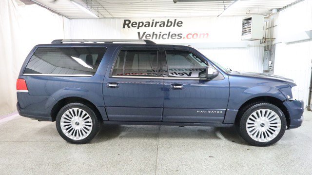 Used 2016 Lincoln Navigator L Select image 4