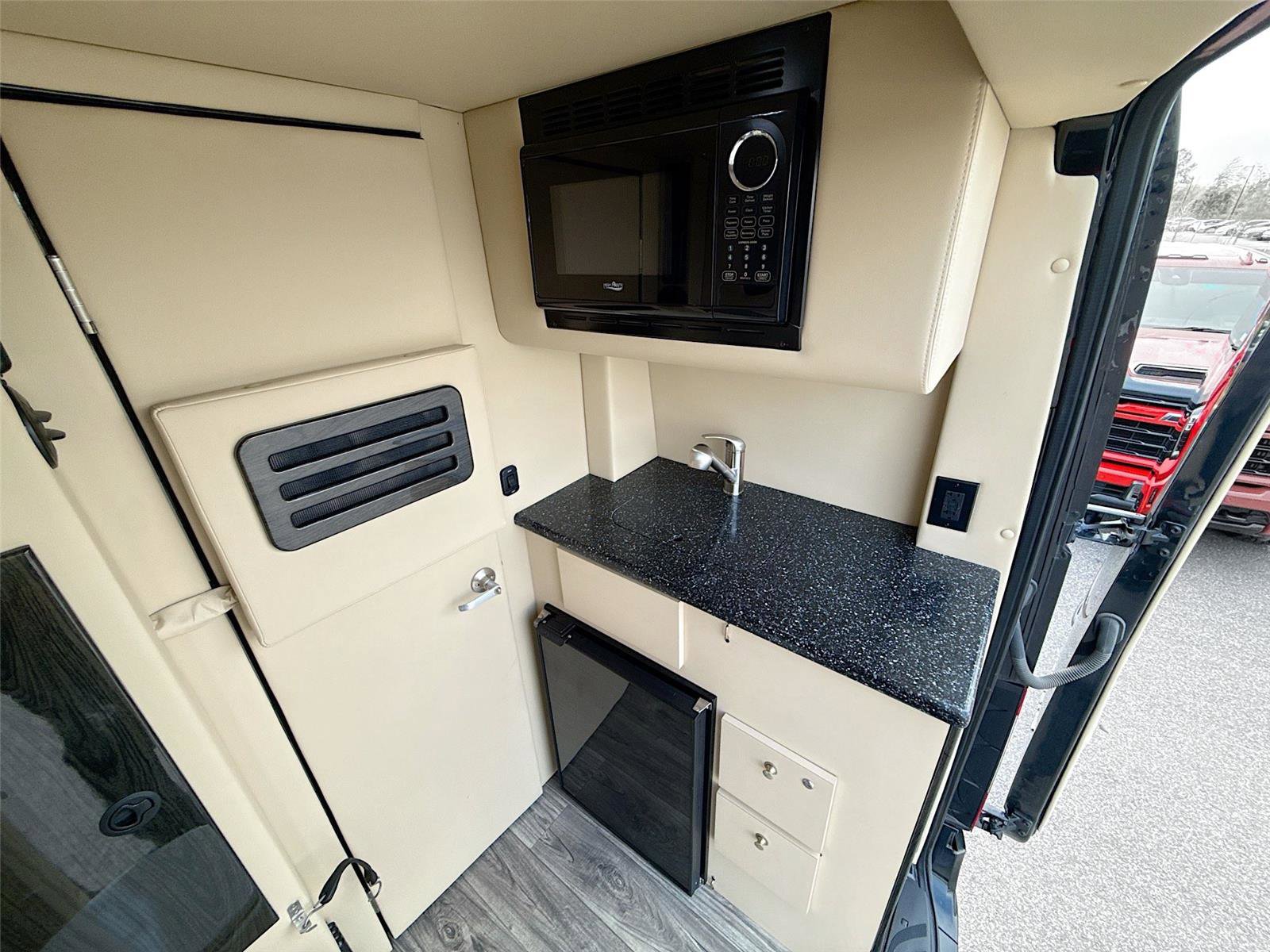 Used 2021 Mercedes-Benz Sprinter 3500 image 18