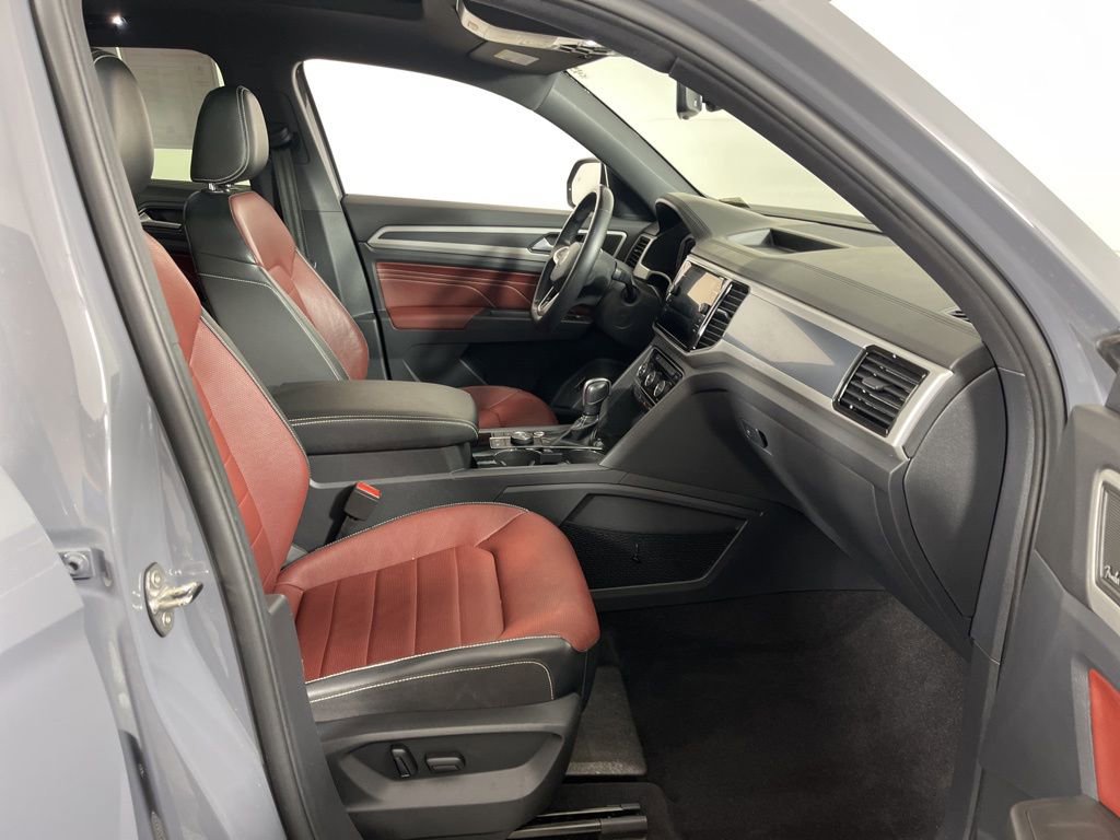 Used 2022 Volkswagen Atlas Cross Sport SEL Premium R-Line image 8