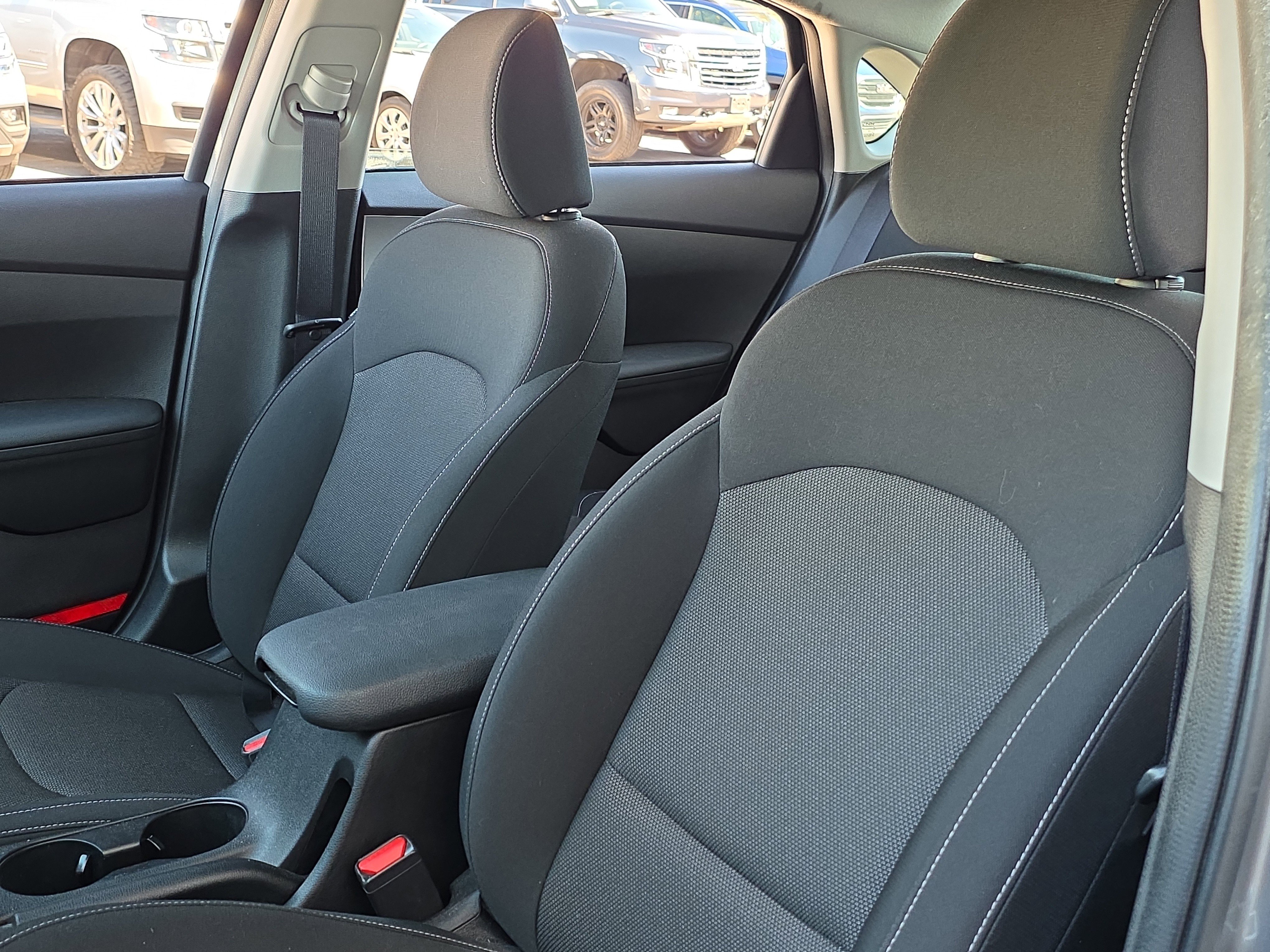 Used 2023 Kia Forte LXS image 11