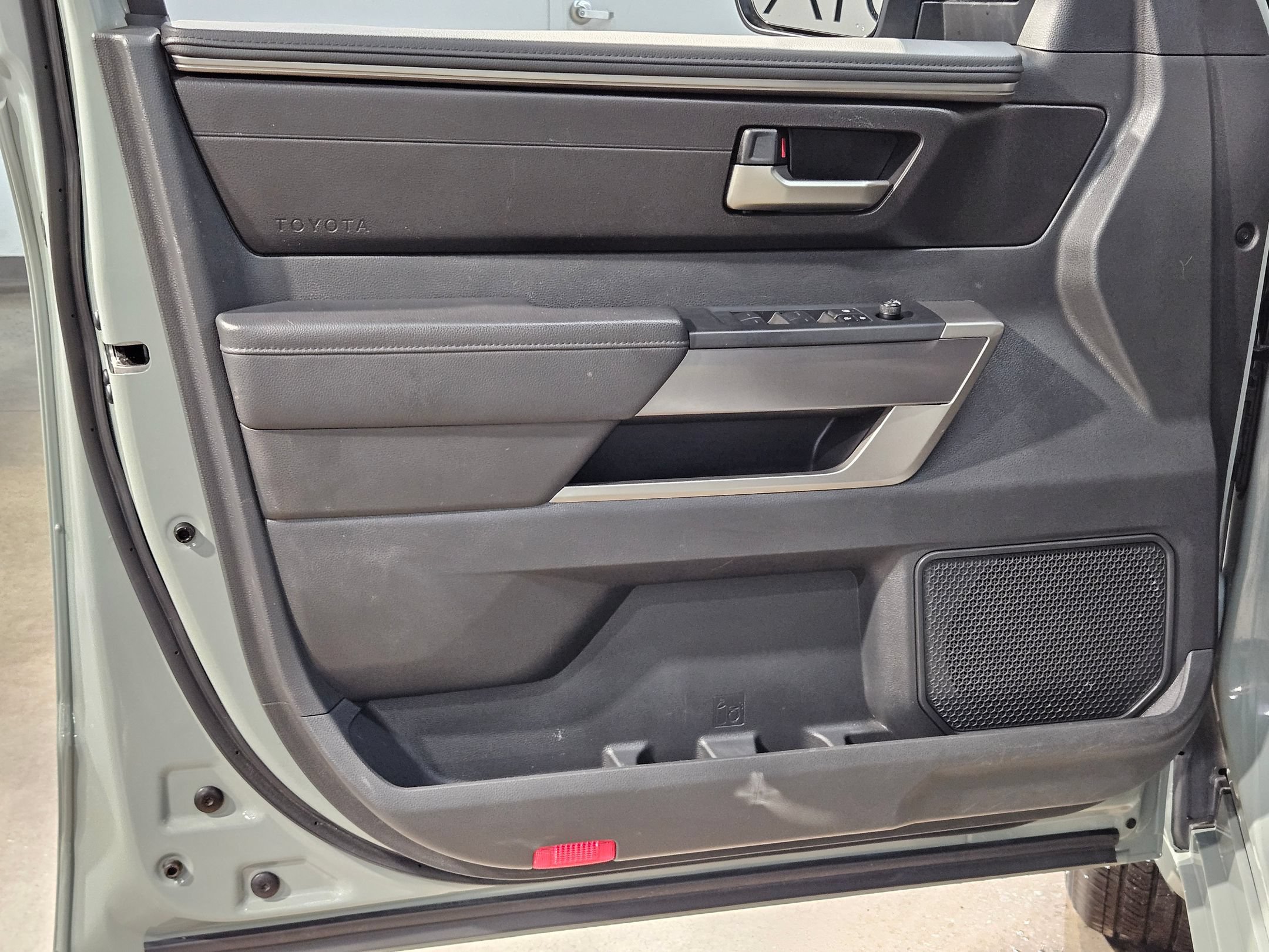 Certified 2025 Toyota Tundra SR5 AWD/4WD image 20