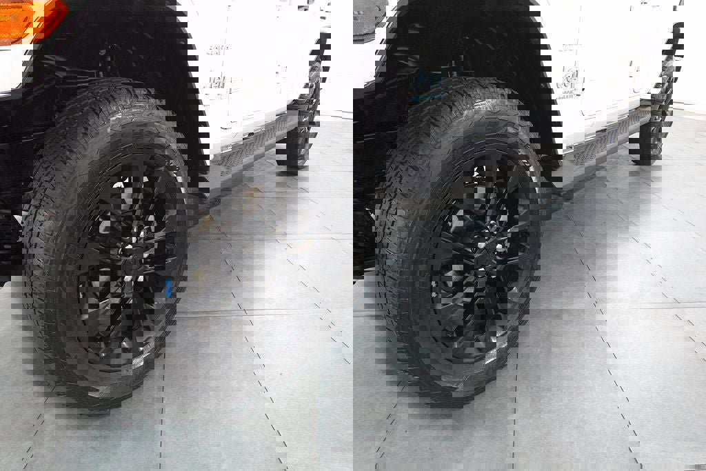 Used 2023 Jeep Wrangler Unlimited Sahara image 29