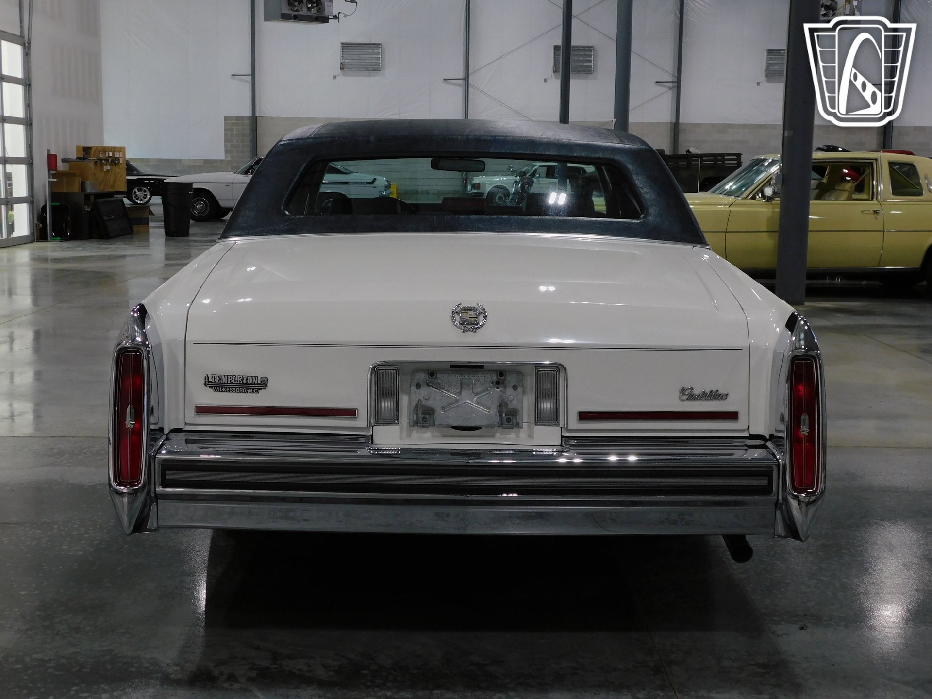 Used 1988 Cadillac Brougham image 22