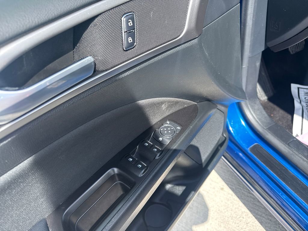 Used 2017 Ford Fusion SE w/ Fusion SE Technology Package FWD image 24