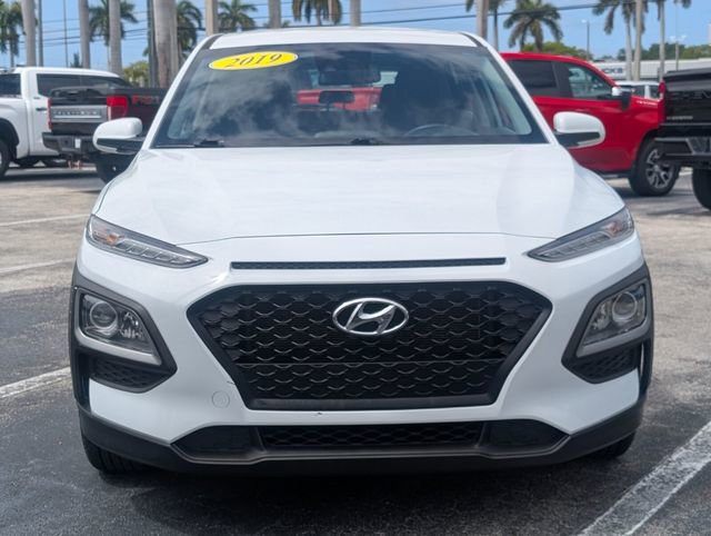 Used 2019 Hyundai Kona SE FWD image 2