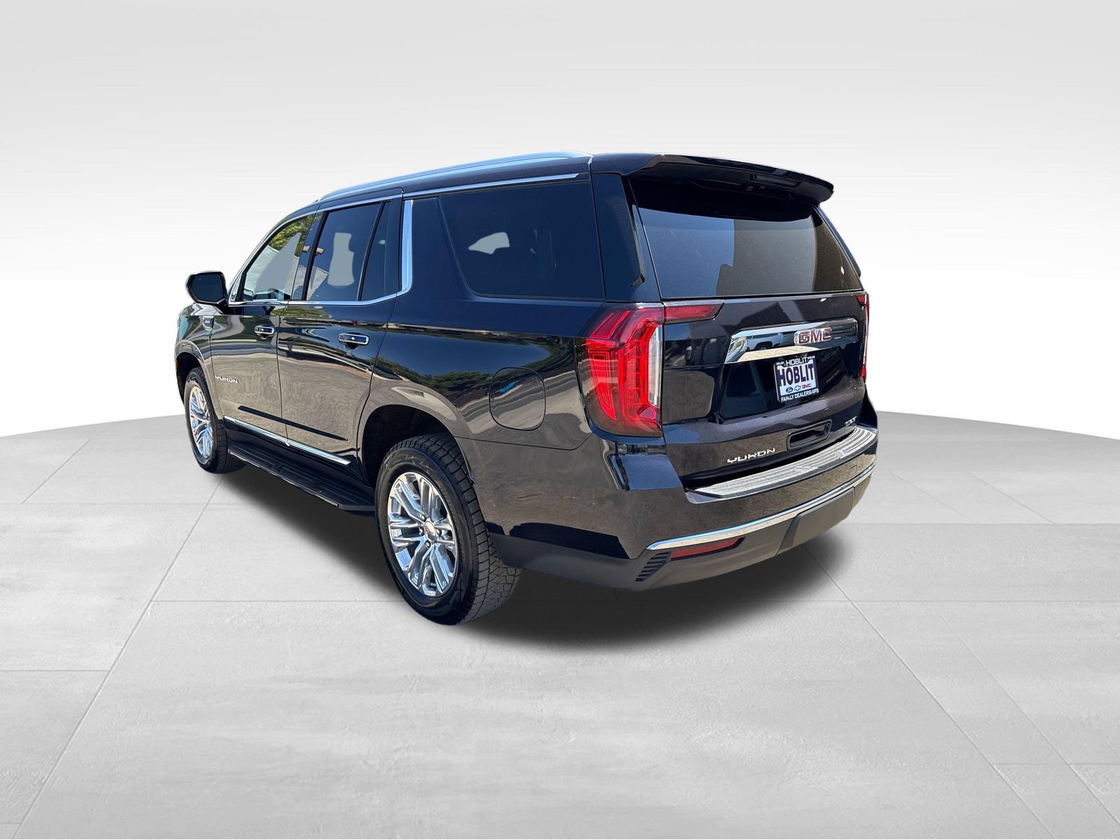 Used 2023 GMC Yukon SLT w/ Max Trailering Package AWD/4WD image 3