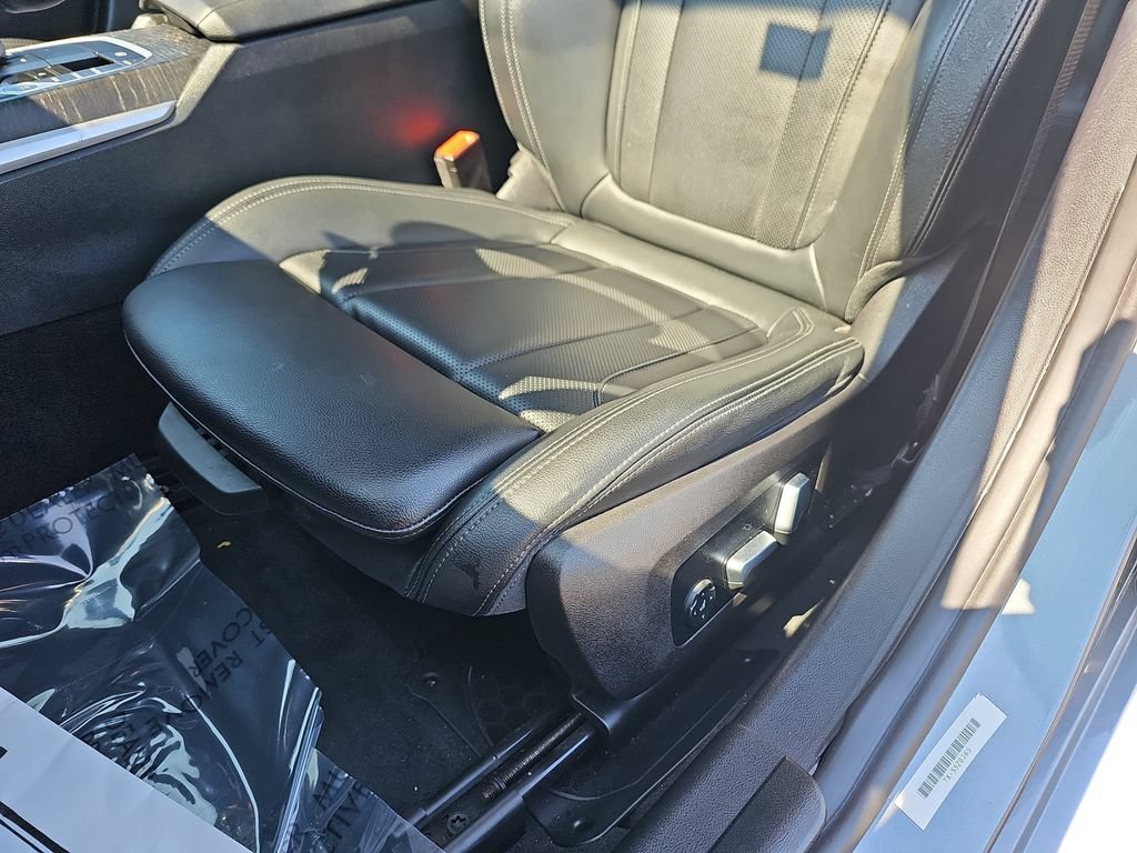 Used 2023 BMW 330i Sedan w/ Driving Assistance Package RWD image 28