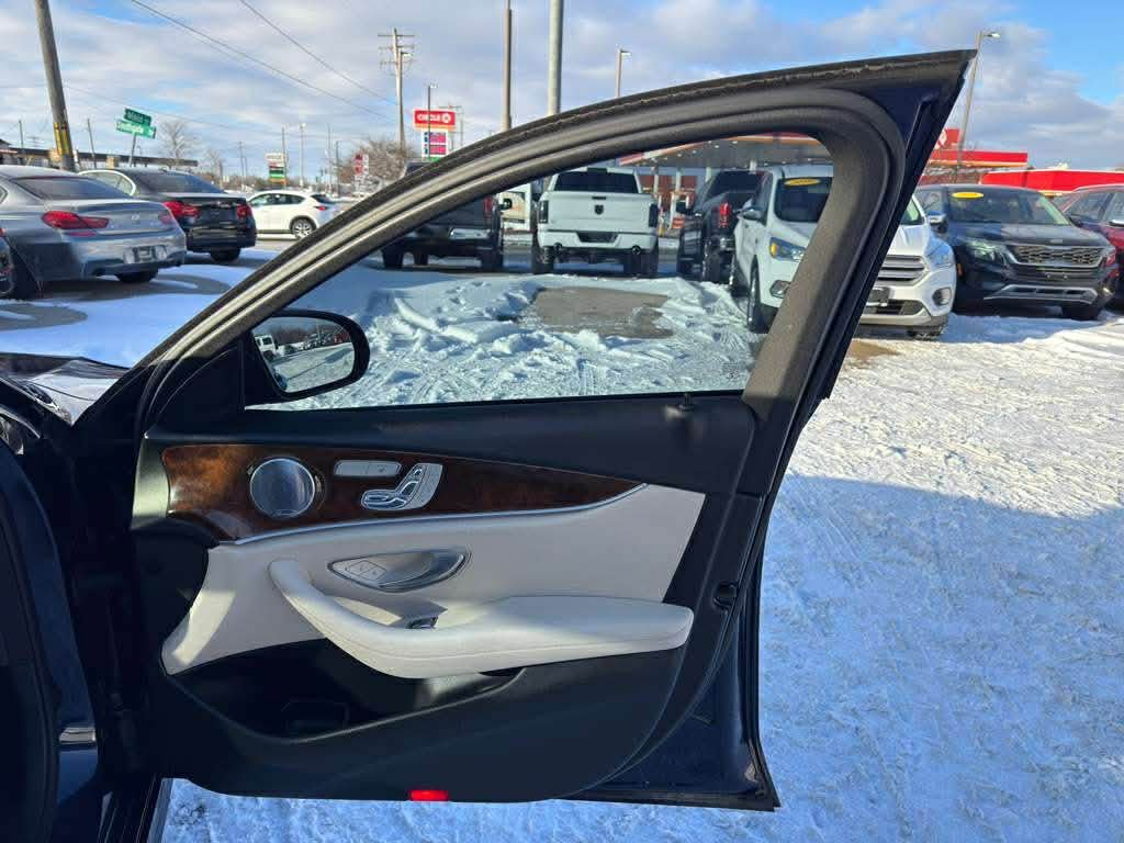 Used 2017 Mercedes-Benz E 300 4MATIC image 25