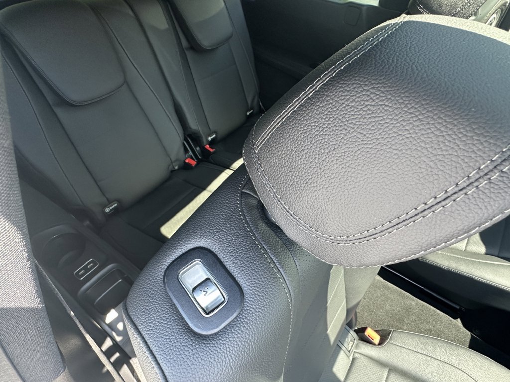 Used 2025 Mercedes-Benz GLS 450 4MATIC image 20