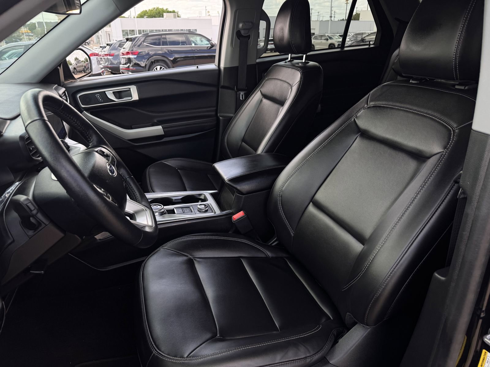 Used 2023 Ford Explorer XLT w/ Equipment Group 202A image 25