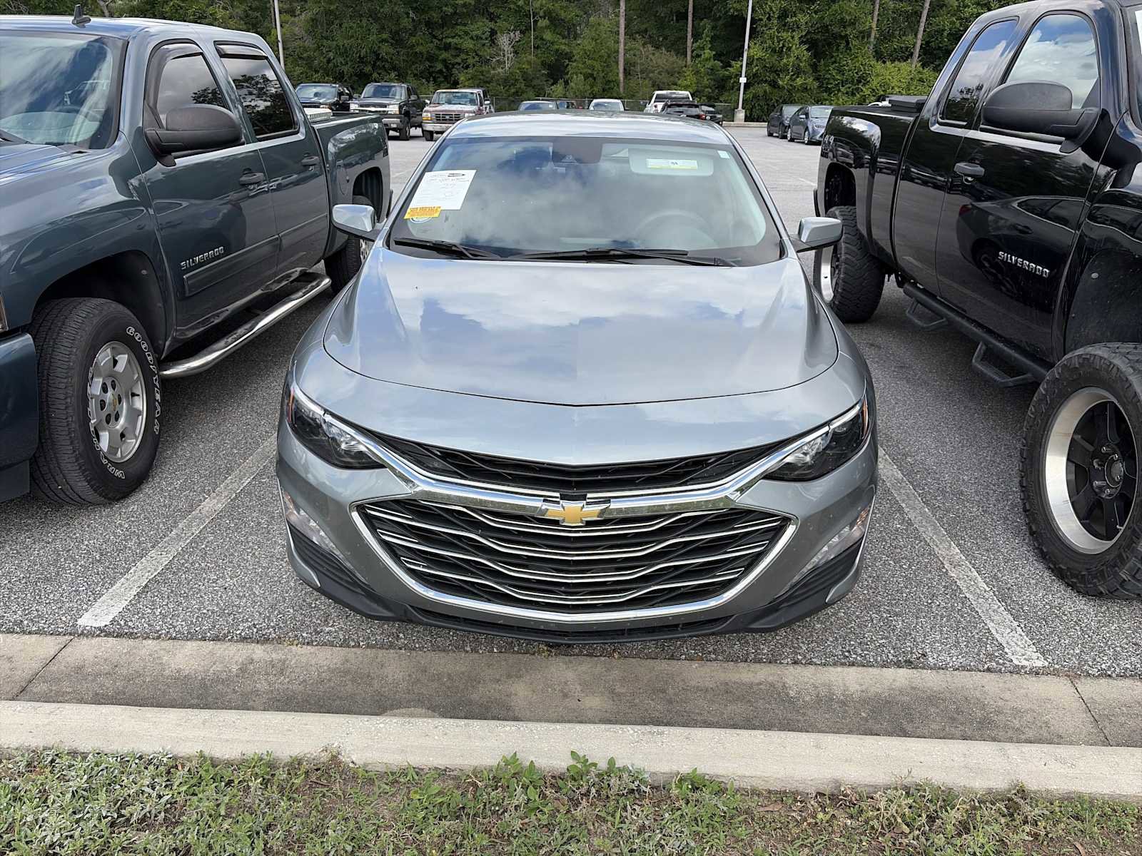 Used 2024 Chevrolet Malibu LT FWD image 3