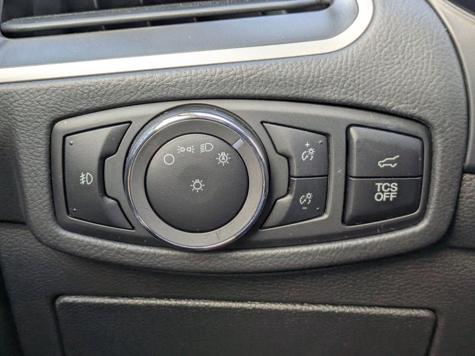 Certified 2024 Ford Edge SEL w/ Convenience Package image 28