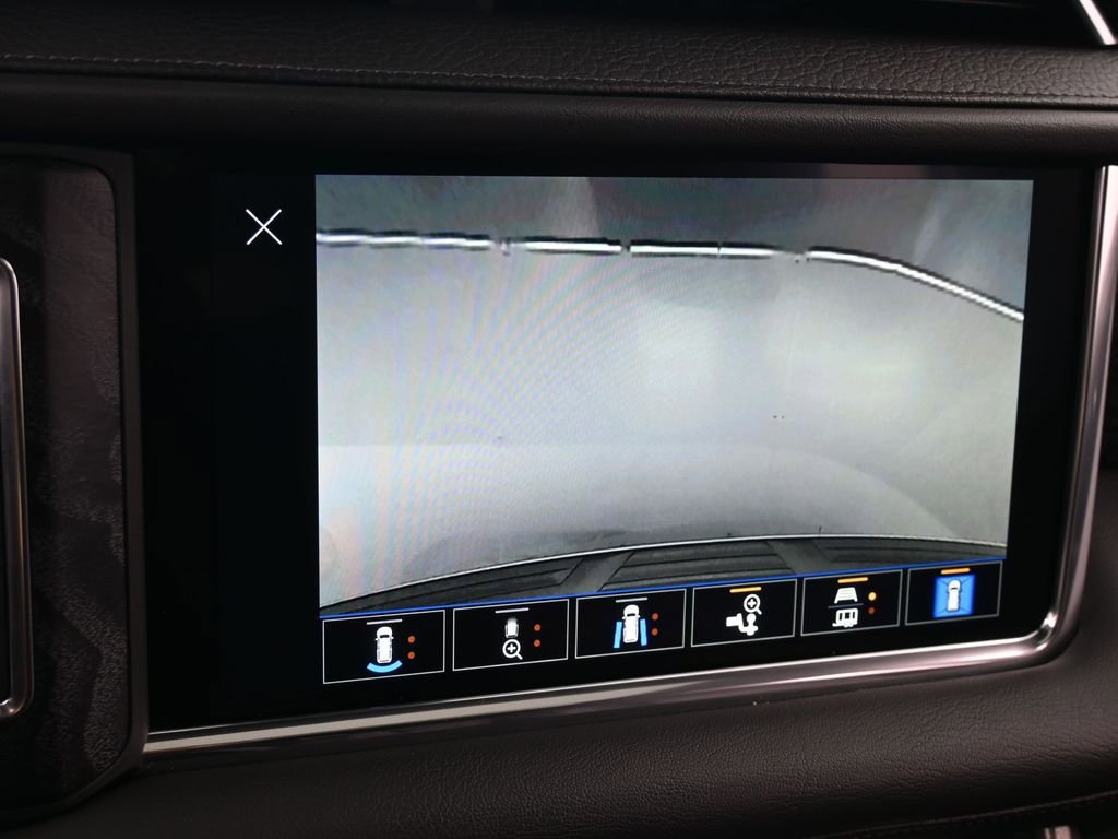 Used 2022 GMC Yukon Denali w/ Denali Premium Package image 24