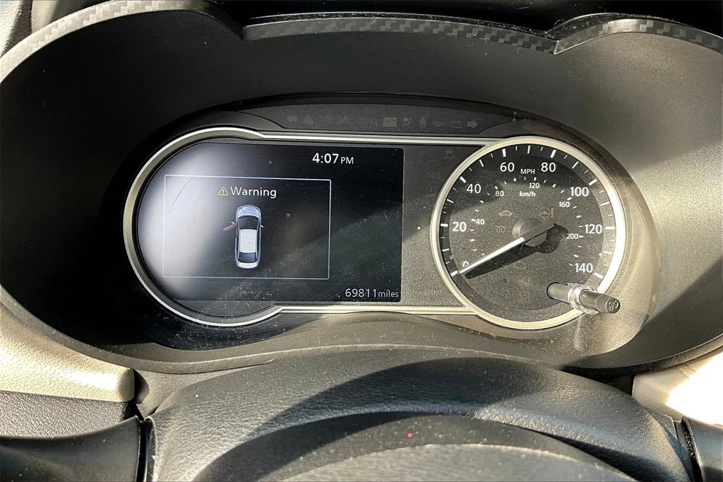 Used 2021 Nissan Versa SV image 18