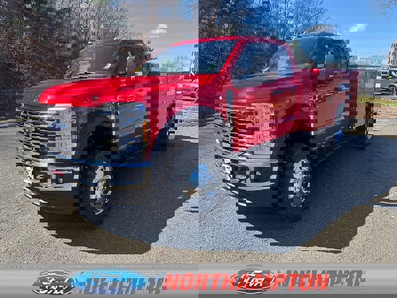 New 2025 Ford F550 4x4 SuperCab Super Duty w/ XLT Value Package image 1