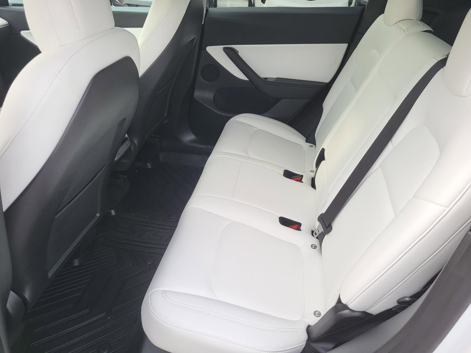 Used 2021 Tesla Model Y Long Range image 12