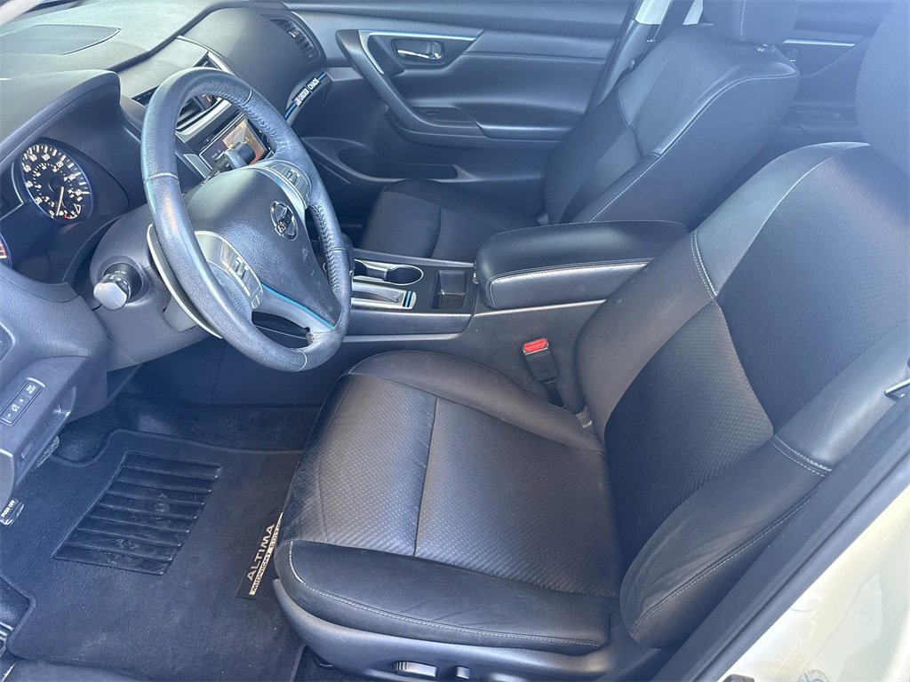 Used 2017 Nissan Altima 2.5 SR w/ Midnight Edition Package image 12