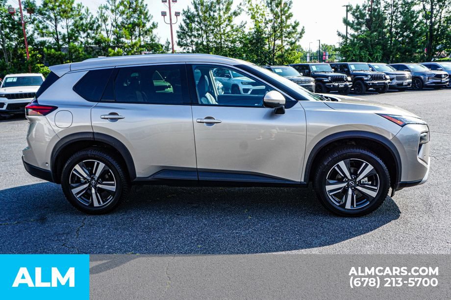 Used 2024 Nissan Rogue SL AWD/4WD image 8