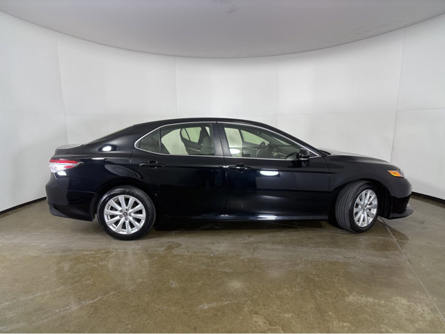Used 2018 Toyota Camry LE image 24