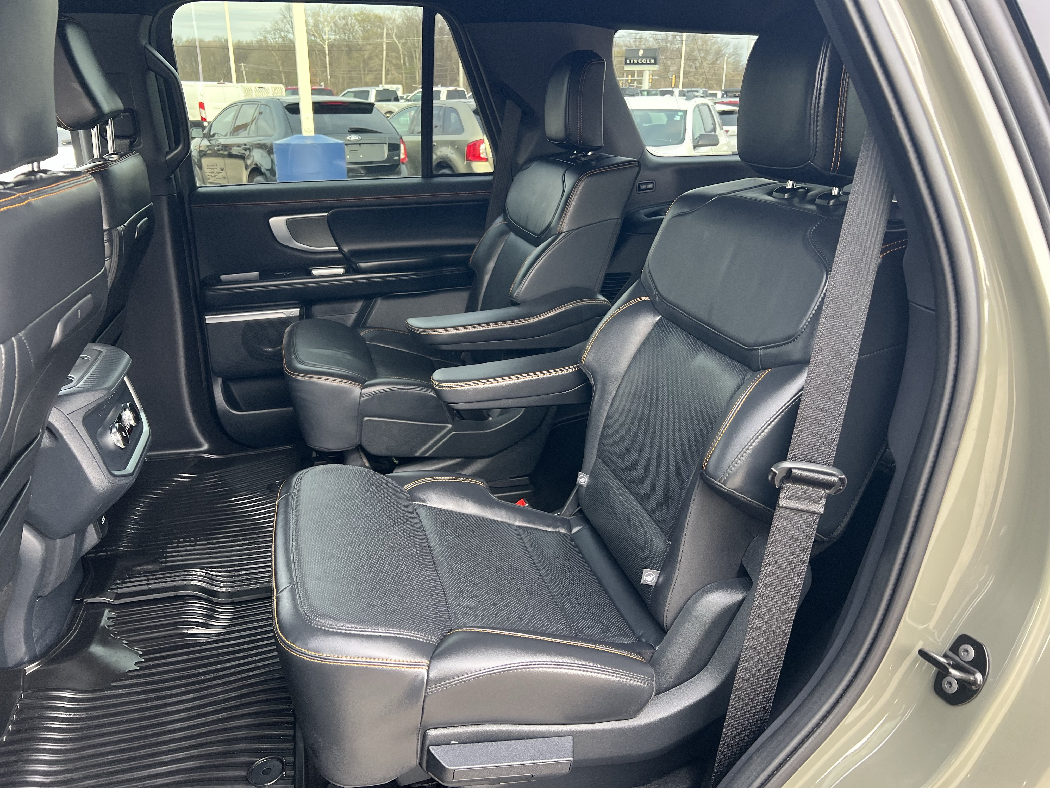 Used 2025 Ford Expedition Tremor AWD/4WD image 17