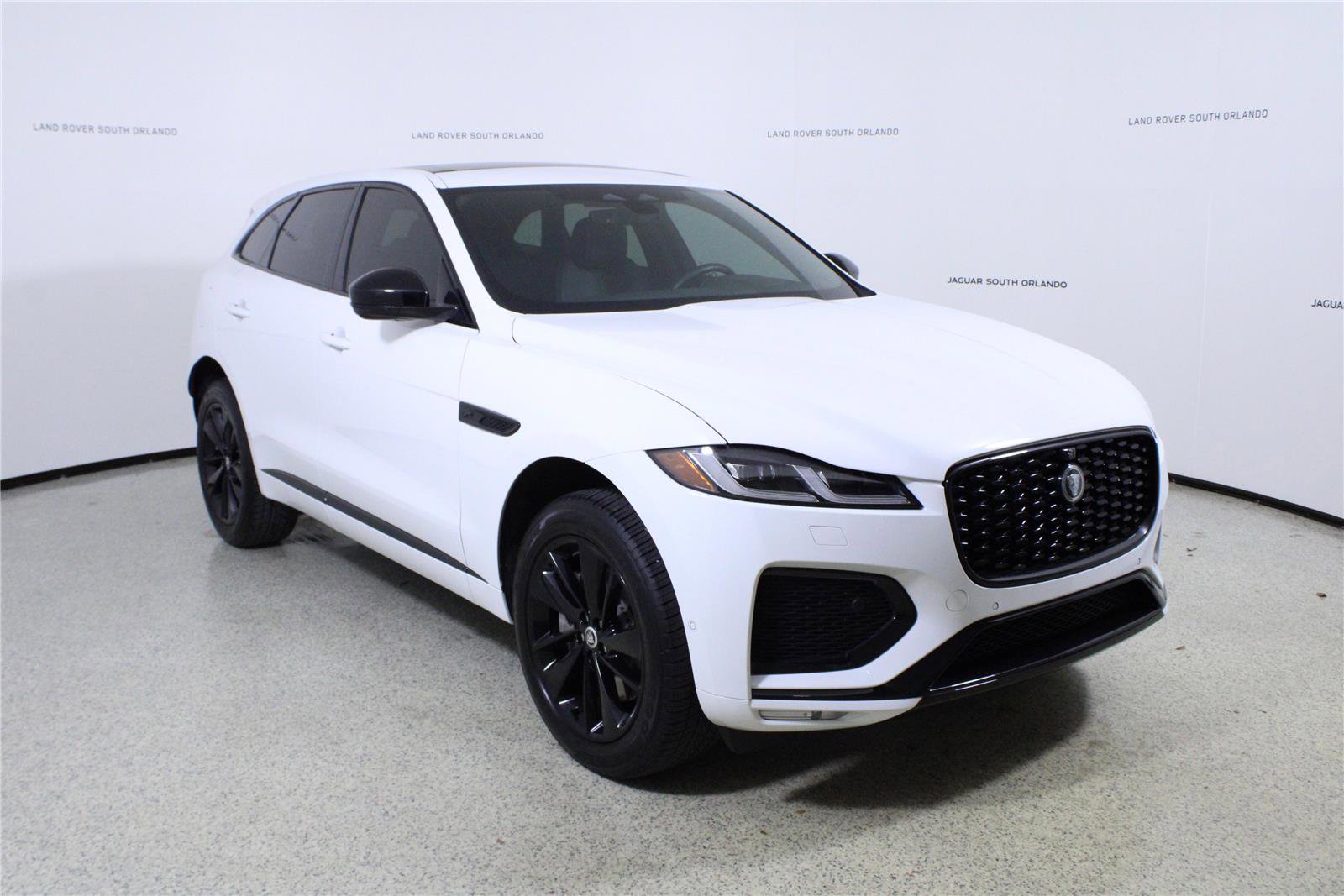 Used 2026 Jaguar F-PACE R-Dynamic S AWD/4WD image 3