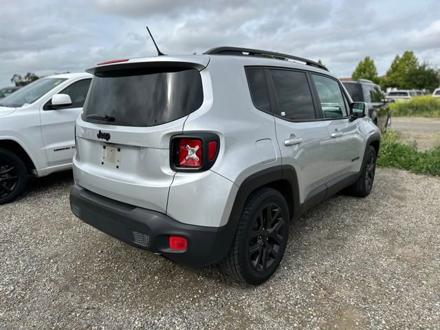 Used 2017 Jeep Renegade Altitude FWD image 6