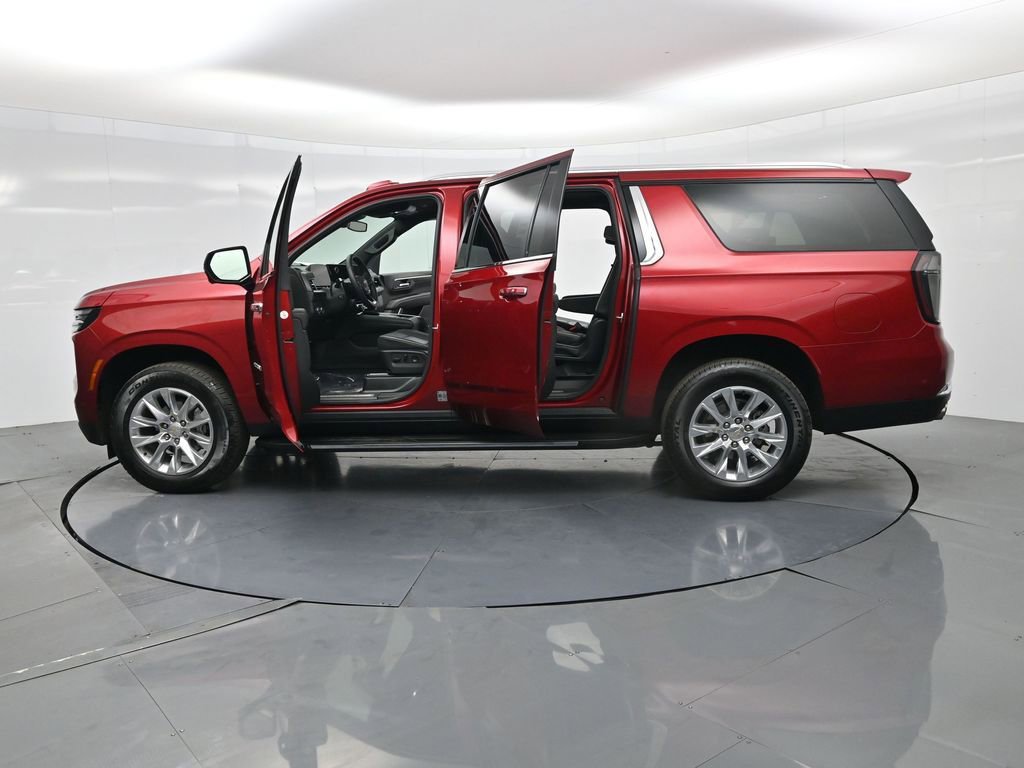 Used 2025 Chevrolet Suburban Premier image 26