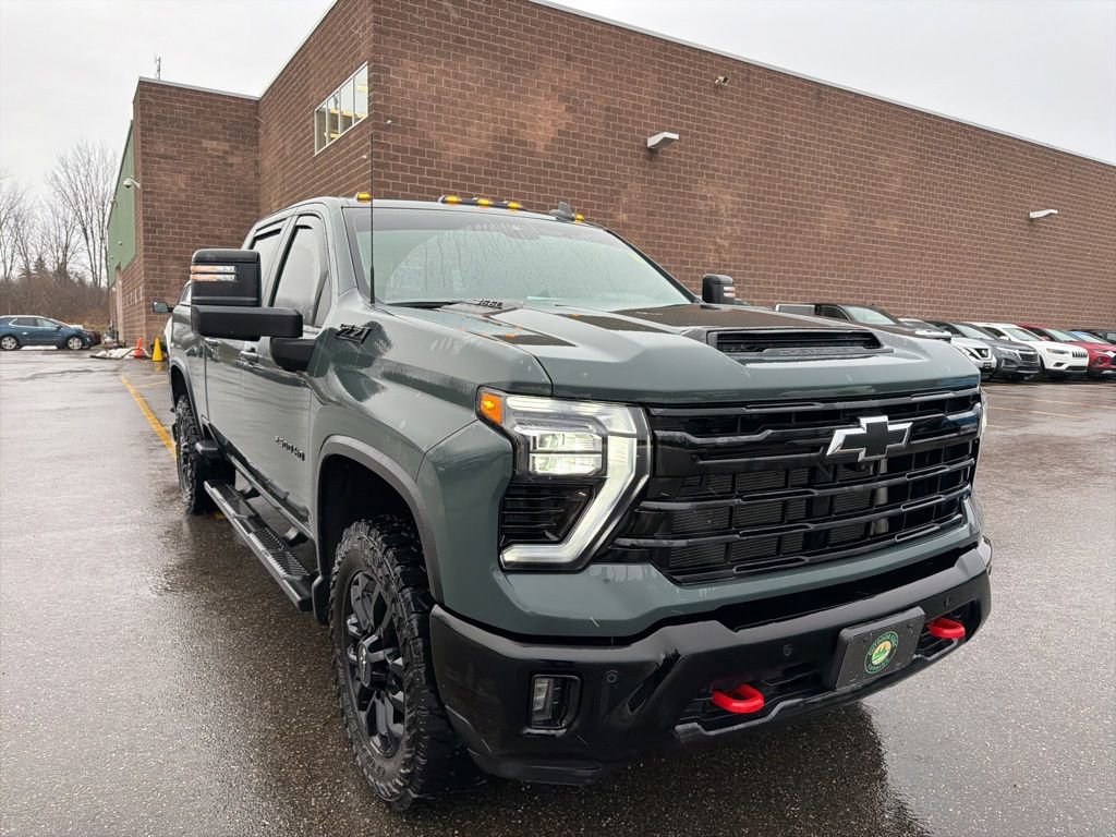 Used 2025 Chevrolet Silverado 2500 LT w/ Trail Boss Package image 2