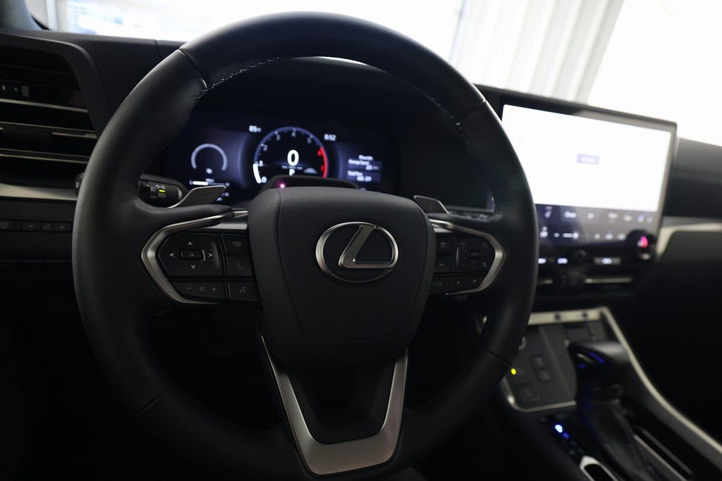 Used 2025 Lexus GX 550 w/ Cold Area Package AWD/4WD image 23