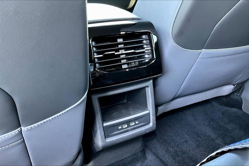 Used 2023 Volkswagen ID.4 Pro S image 9