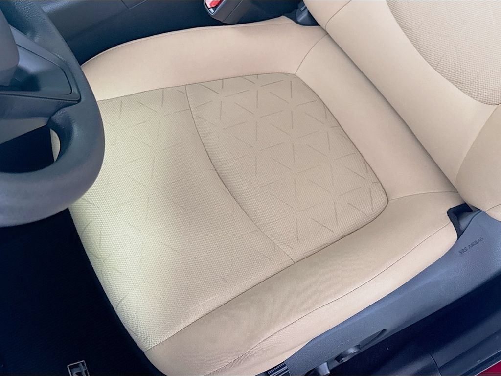 Used 2025 Toyota RAV4 XLE FWD image 19