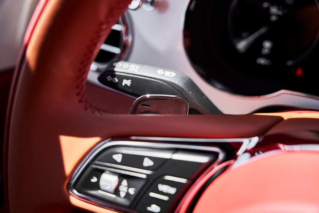 Used 2023 Bentley Bentayga AWD/4WD image 60