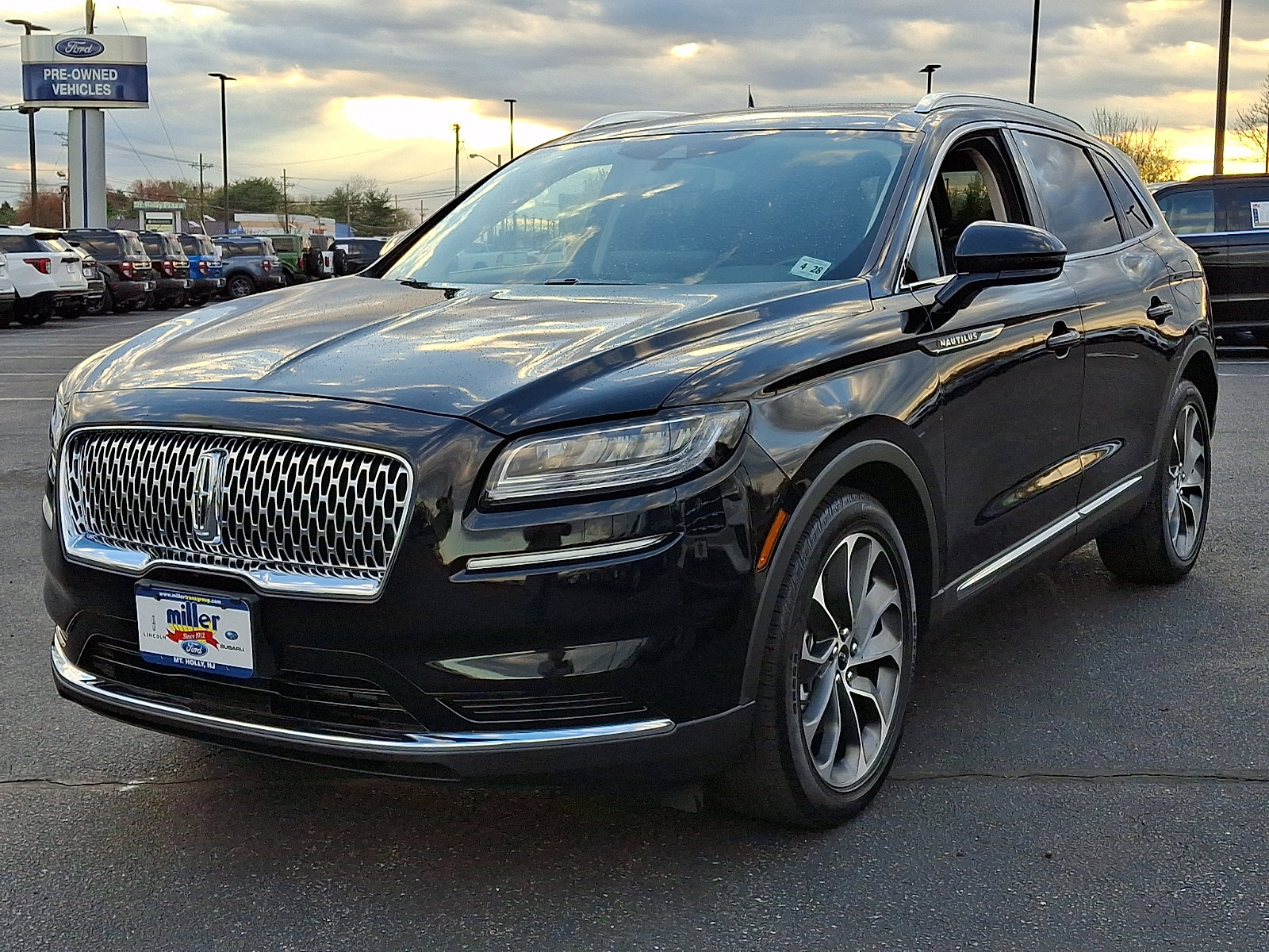 Certified 2023 Lincoln Nautilus Reserve AWD/4WD image 3