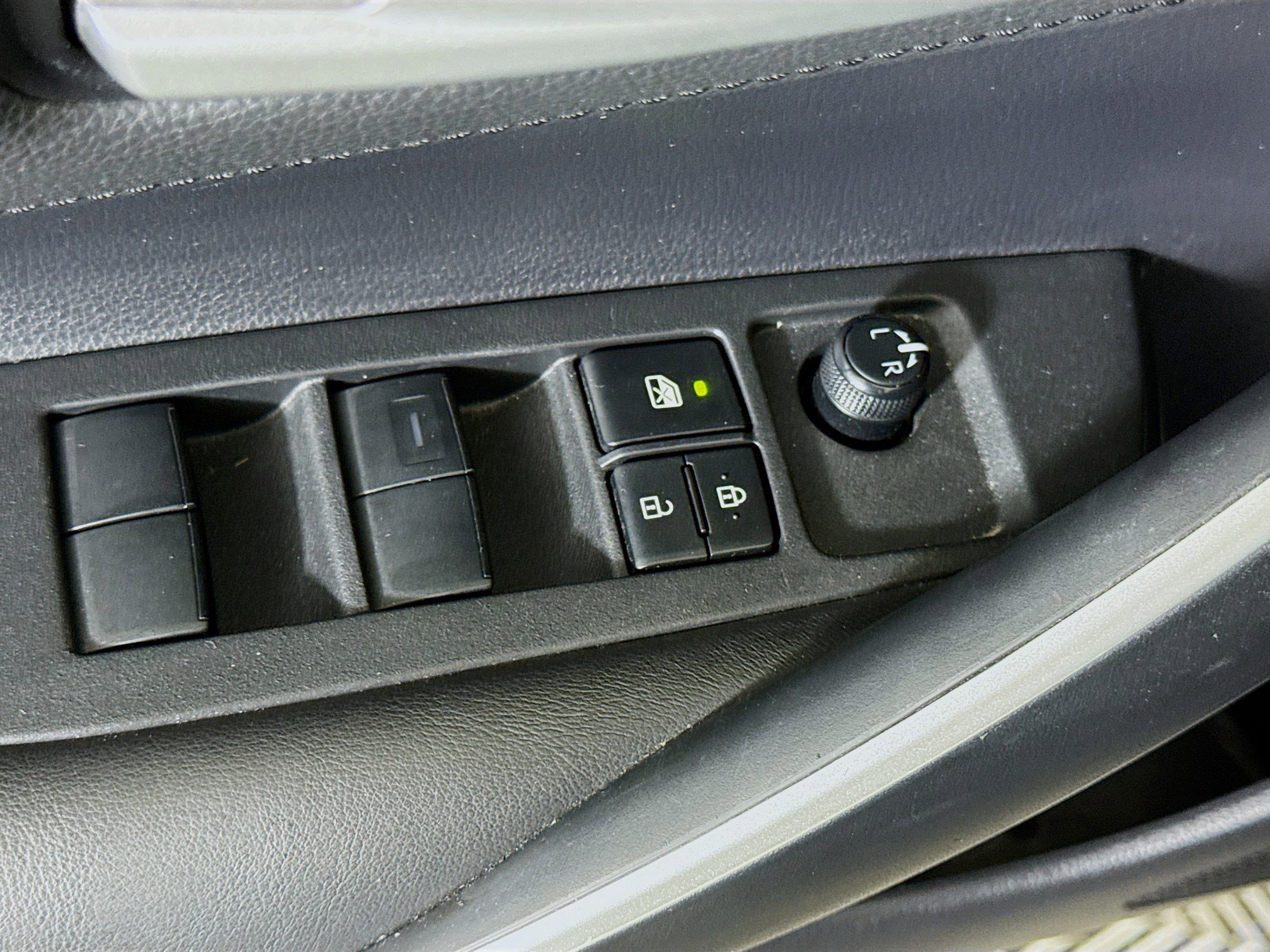 Used 2020 Toyota Corolla SE image 23