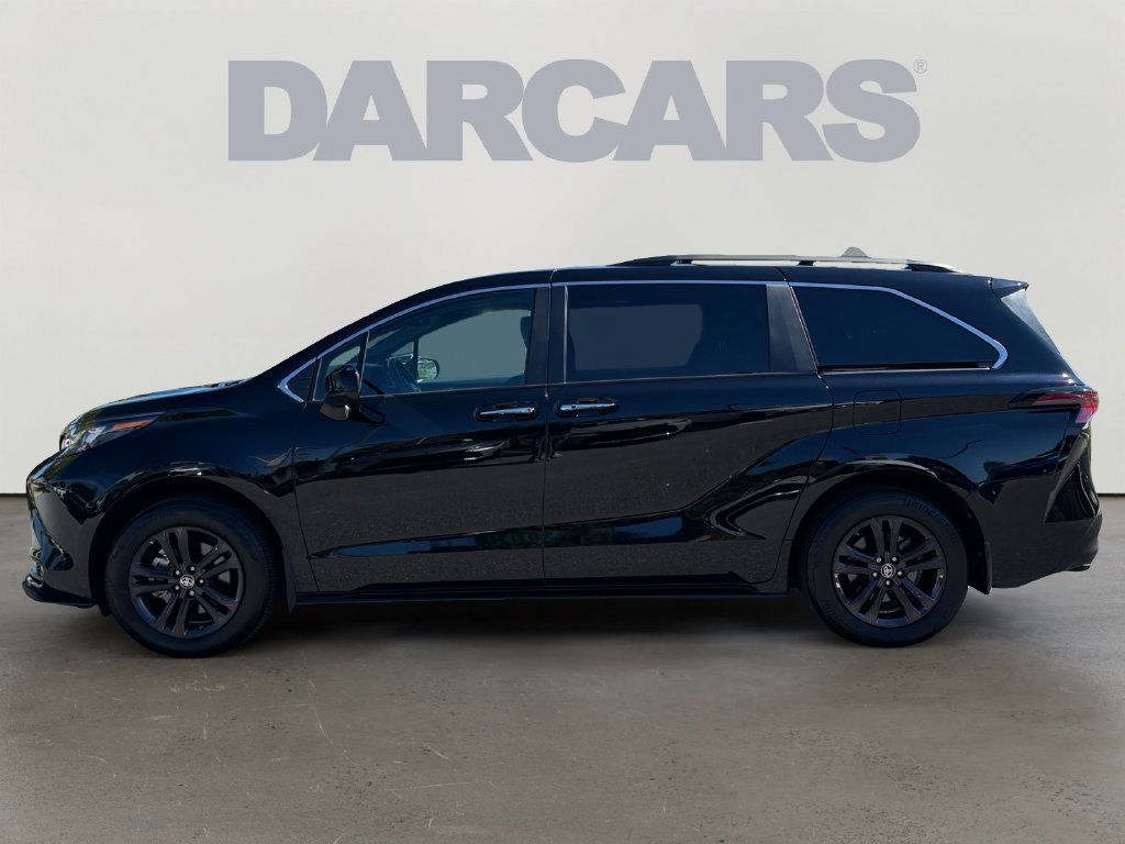 Used 2024 Toyota Sienna XLE Woodland Edition AWD/4WD image 3