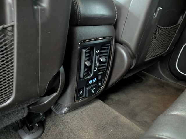 Used 2019 Jeep Grand Cherokee Summit AWD/4WD image 19